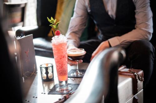Minuman di The Bull Hotel
