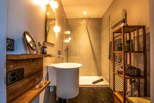 Koupelna v ubytování One Suite Hotel - Zollhaus