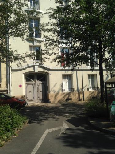Chambre chez l'habitant sur petite place