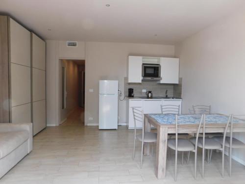 Η κουζίνα ή μικρή κουζίνα στο Holidays Residence