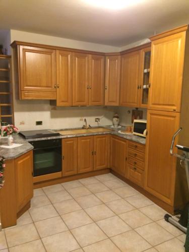 Η κουζίνα ή μικρή κουζίνα στο Locazione turistica Isabella