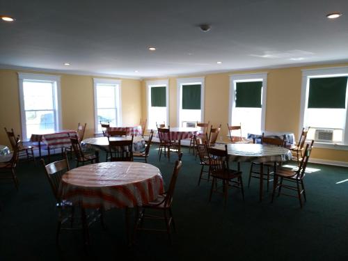 Grenfell Heritage Hotel & Suites – Photos 4