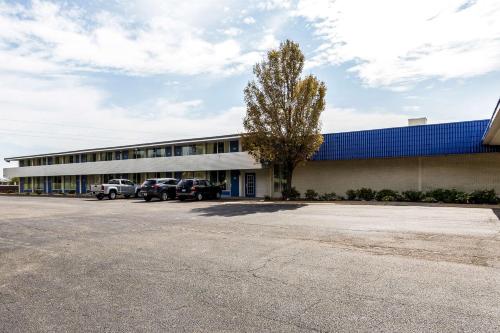 Studio 6-Pekin, IL – Photos 3