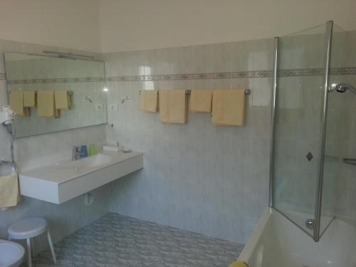 Un baño de Hotel Jasmin