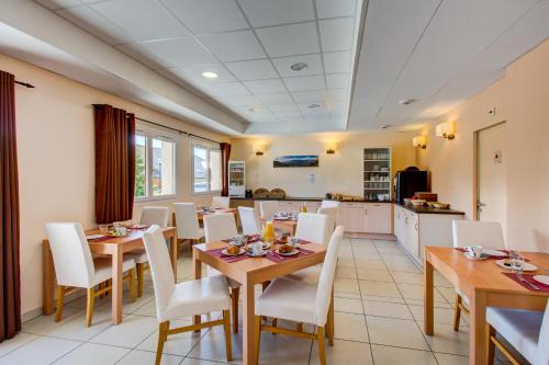 Dapur atau dapur kecil di Vacancéole - Résidence Les Balcons d'Aix