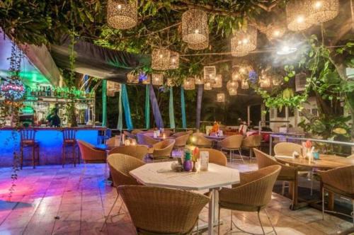 Restoranas ar kita vieta pavalgyti apgyvendinimo įstaigoje Bali Mystique Apartment Seminyak