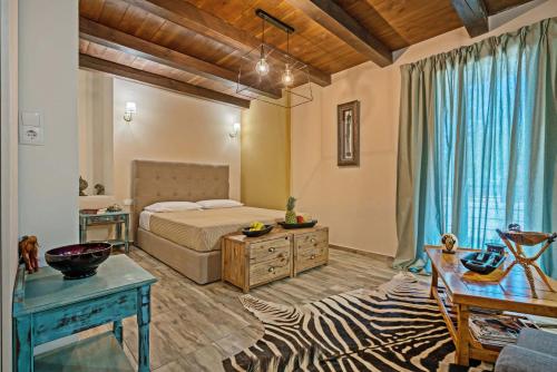 A bed or beds in a room at FREE Breakfast, Family-Friendly Large Villa Dreamcatcher with Pool