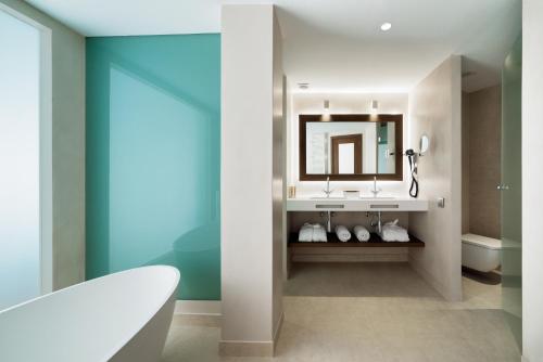 Lamaro Hotel Barcelona - Preferred Hotels & Resorts - Lifestyle Collection photo 69