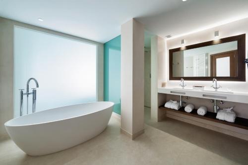 Lamaro Hotel Barcelona - Preferred Hotels & Resorts - Lifestyle Collection photo 45