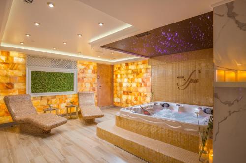 Foto dalla galleria di Nobil Luxury Boutique Hotel a Chişinău