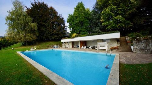 Luxury Villa with Pool and Tennis court, Cavallasca, Italy - Booking.com