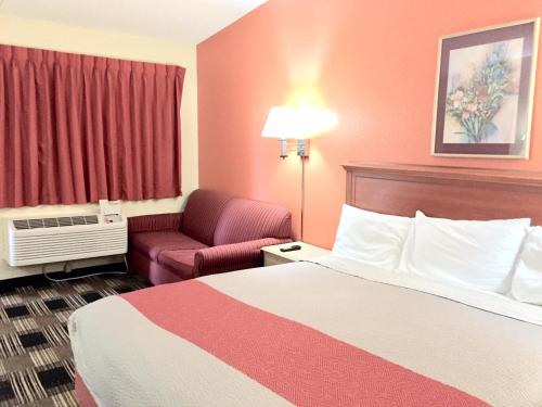 Imagen de la galería de Red Carpet Inn North Chicago, en North Chicago