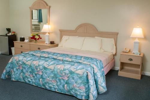 Ένα ή περισσότερα κρεβάτια σε δωμάτιο στο Southfleet Motor Inn
