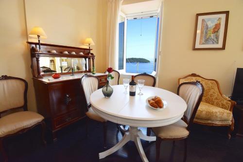 Angiolina Sea View Apartment