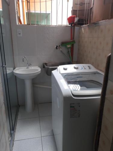 Bilik mandi di Apto 1,5 km do Shop. Manauara