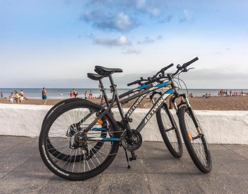 Cykling ved Luxury Art Apartment eller i nærheden