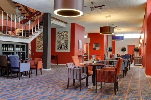 Restorāns vai citas vietas, kur ieturēt maltīti, naktsmītnē Best Western Aberavon Beach Hotel