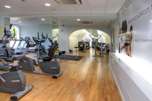 Fitness centrum a/nebo fitness zařízení v ubytování The Diplomat Hotel Restaurant & Spa
