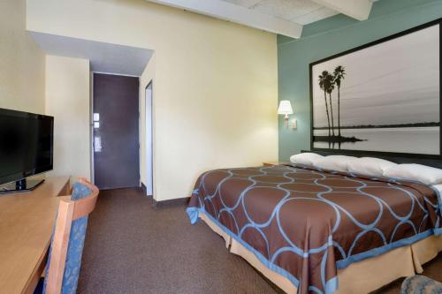 Katil atau katil-katil dalam bilik di Super 8 by Wyndham St. Augustine