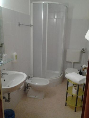 Ένα μπάνιο στο Hotel Touring