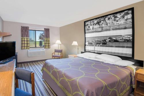 Postel nebo postele na pokoji v ubytování Super 8 by Wyndham Knoxville