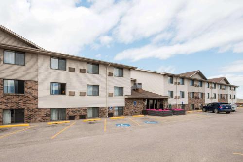 Galeriebild der Unterkunft Serena Inn & Suites of Rapid City in Rapid City