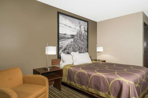 Super 8 by Wyndham St. Cloud – Photos 5