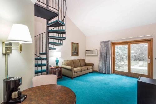 Χώρος καθιστικού στο Super 8 by Wyndham Platteville