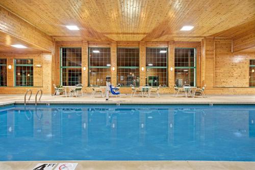Gallery image of Super 8 by Wyndham Hudson in Hudson