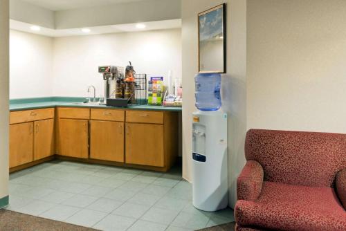 Gallery image of Super 8 by Wyndham White River Junction in White River Junction