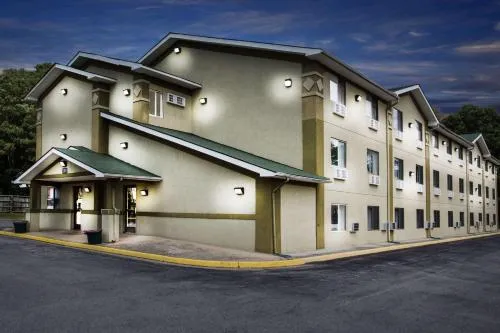 Super 8 by Wyndham Salem VA in Roanoke