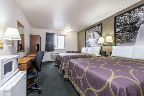 Gallery image of Super 8 by Wyndham Missoula/Reserve St. in Missoula