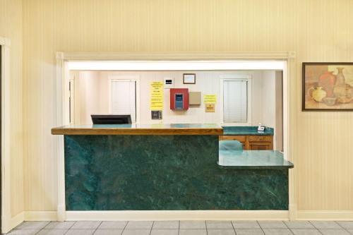 コビントンにあるSuper 8 by Wyndham Covingtonのギャラリーの写真