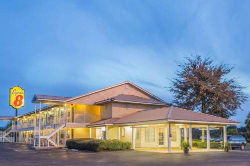 Super 8 by Wyndham Madison – Photos 2