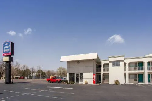 Howard Johnson by Wyndham Colorado Springs in Colorado Springs