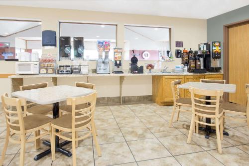 Ο χώρος του lounge ή του μπαρ στο Darlington Inn