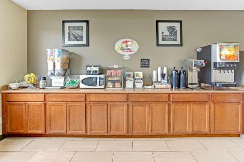 Gallery image of Super 8 by Wyndham Gurnee in Gurnee