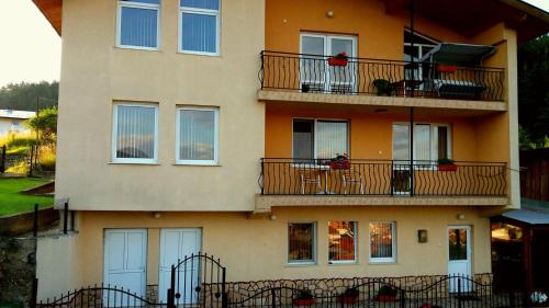 Afbeelding uit fotogalerij van Къща за гости МЕЛИСА in Borino