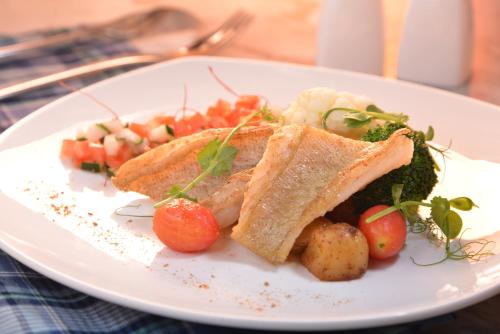 Makanan di atau berdekatan hotel