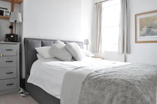 Cama o camas de una habitación en 2 Bedroom Home in Balham