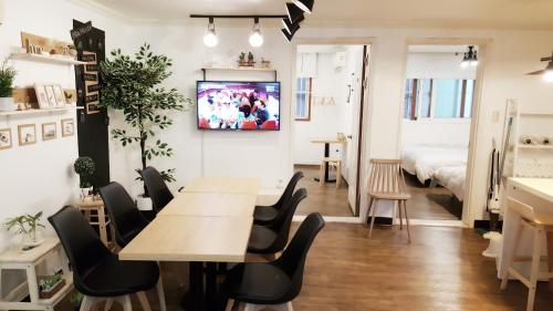 Hongdae Mainstreet Two Room House_2