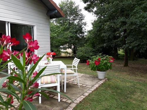 Photo de la galerie de l'établissement Chalet Rocamadour, à Lanzac