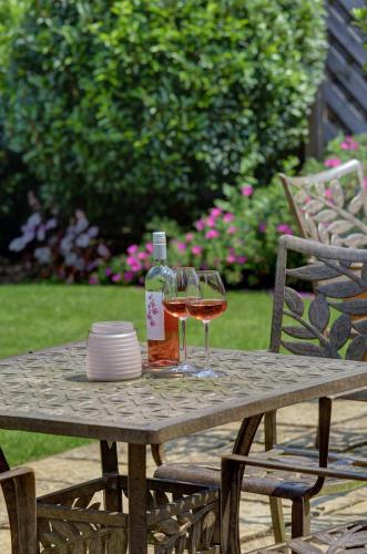 Taman di luar Banbury Wroxton House Hotel