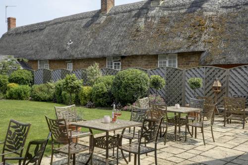 Taman di luar Banbury Wroxton House Hotel
