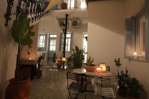 Live in Athens, THISEIO Historic House