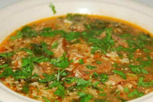 ホームステイの敷地内または近くでの食事または食べ物