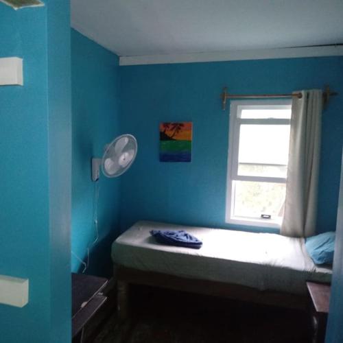 Roatan Backpackers' Hostel - Appartement Met Uitzicht Op Het Zwembad