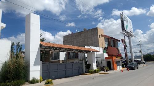 Bangunan di mana terletaknya hotel