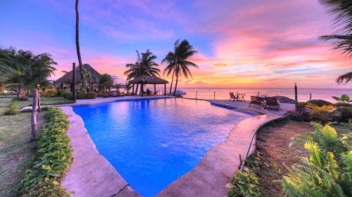 A piscina localizada em Paradise Taveuni ou nos arredores