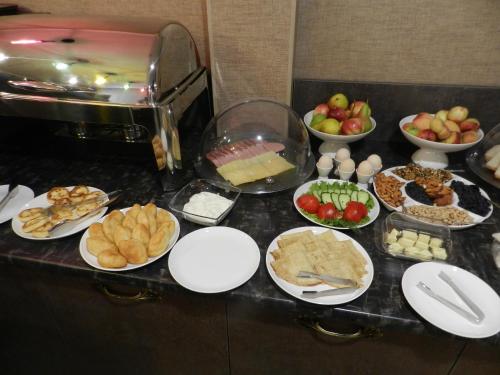 Makanan di atau berdekatan hotel